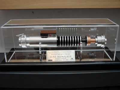 lukesaber05.jpg (29765 bytes)