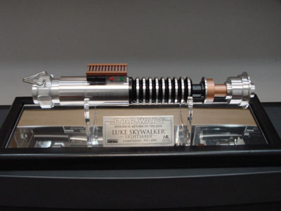 lukesaber06.jpg (25842 bytes)
